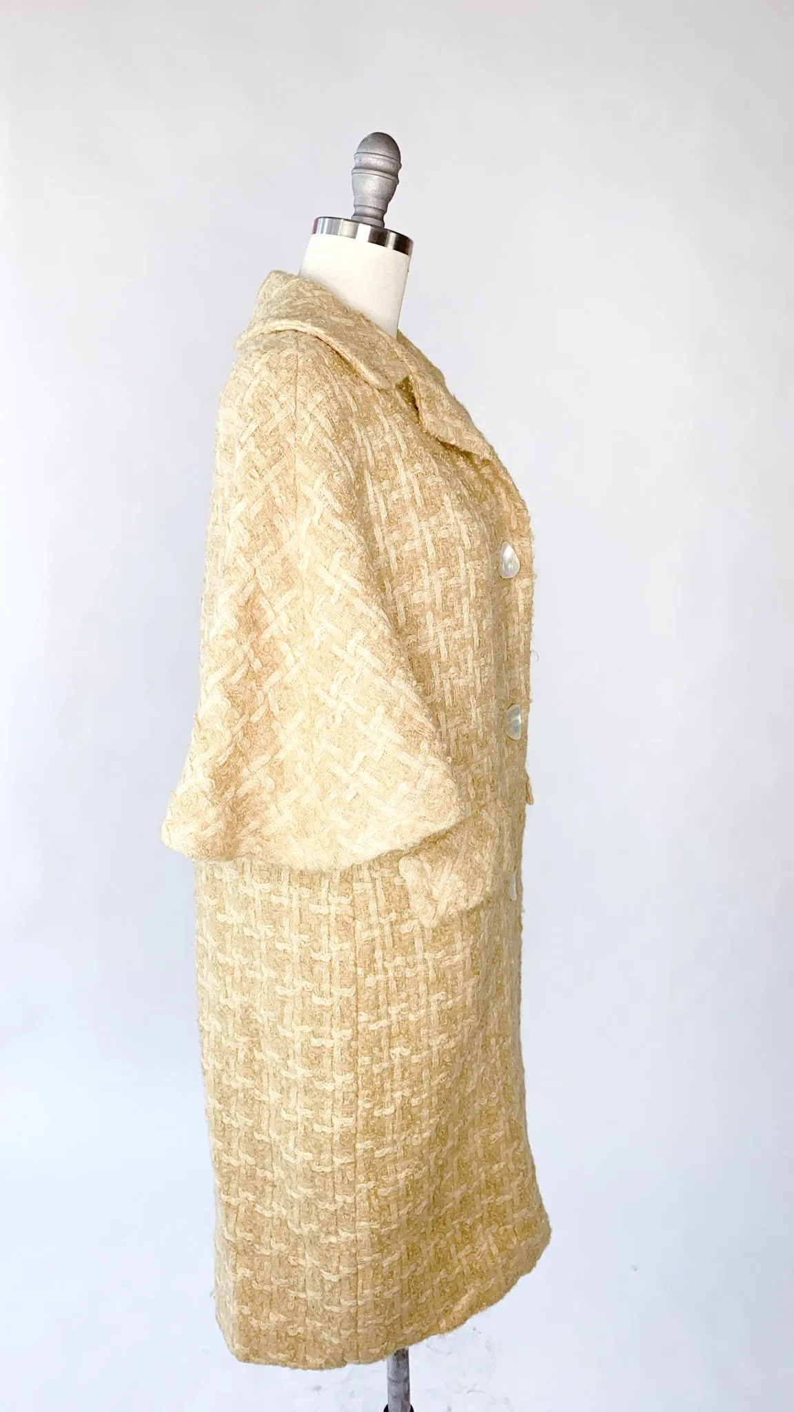 1960s Buttercup Cape Coat Size: M/L