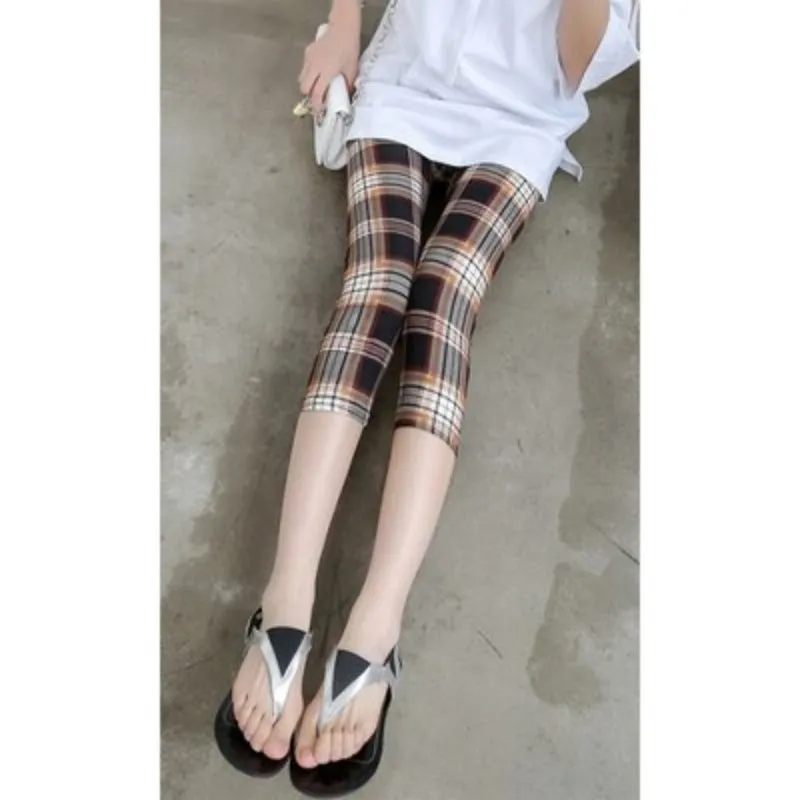 Elastic Waist Letter Stripe Short Leggings