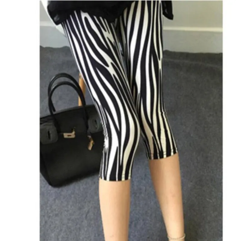 Elastic Waist Letter Stripe Short Leggings