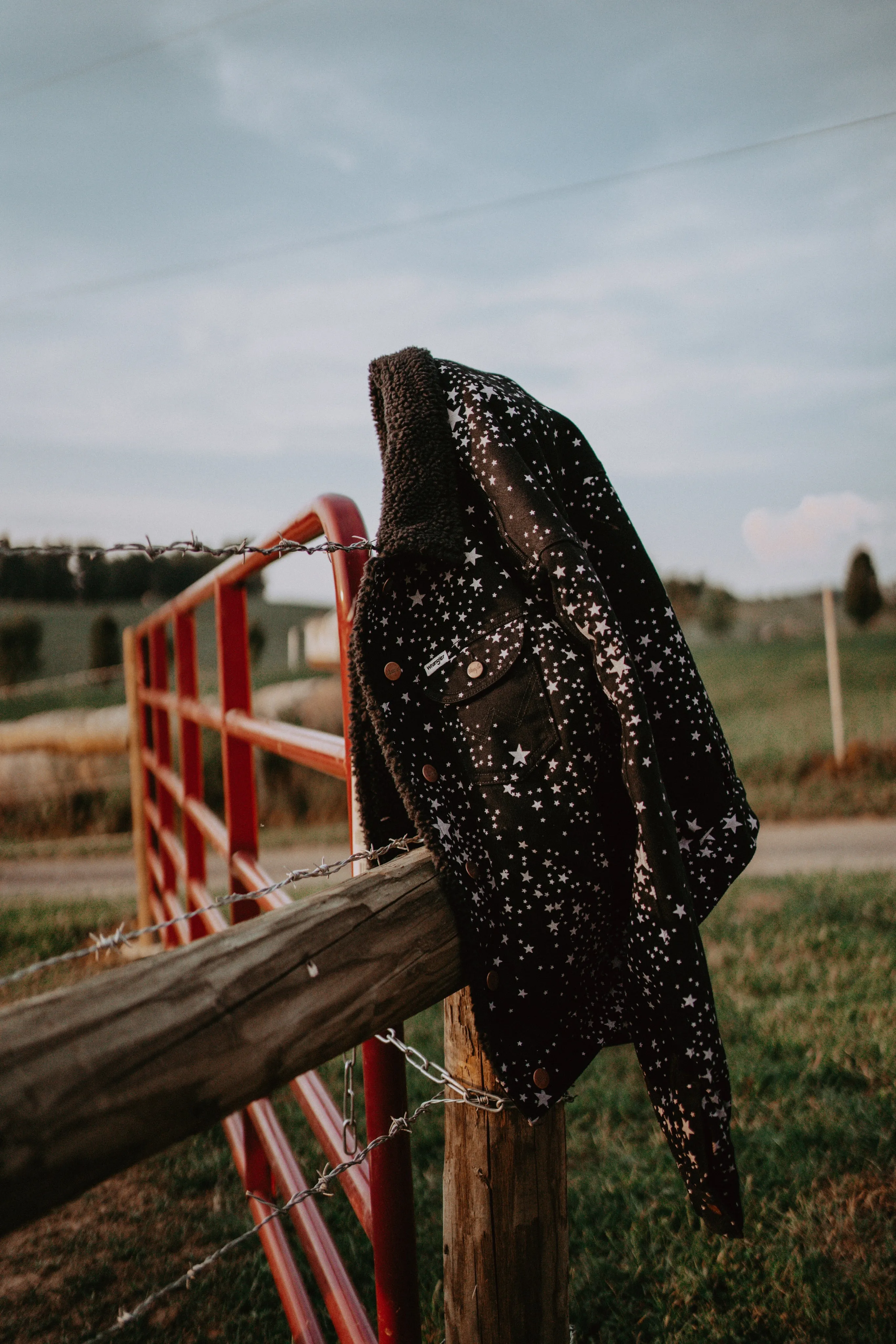 Final Sale ✨Wrangler Vintage Cosmic Cowgirl Sherpa Jacket