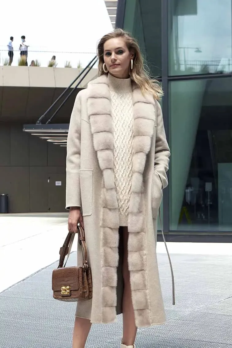 Long cashmere double coat with fur