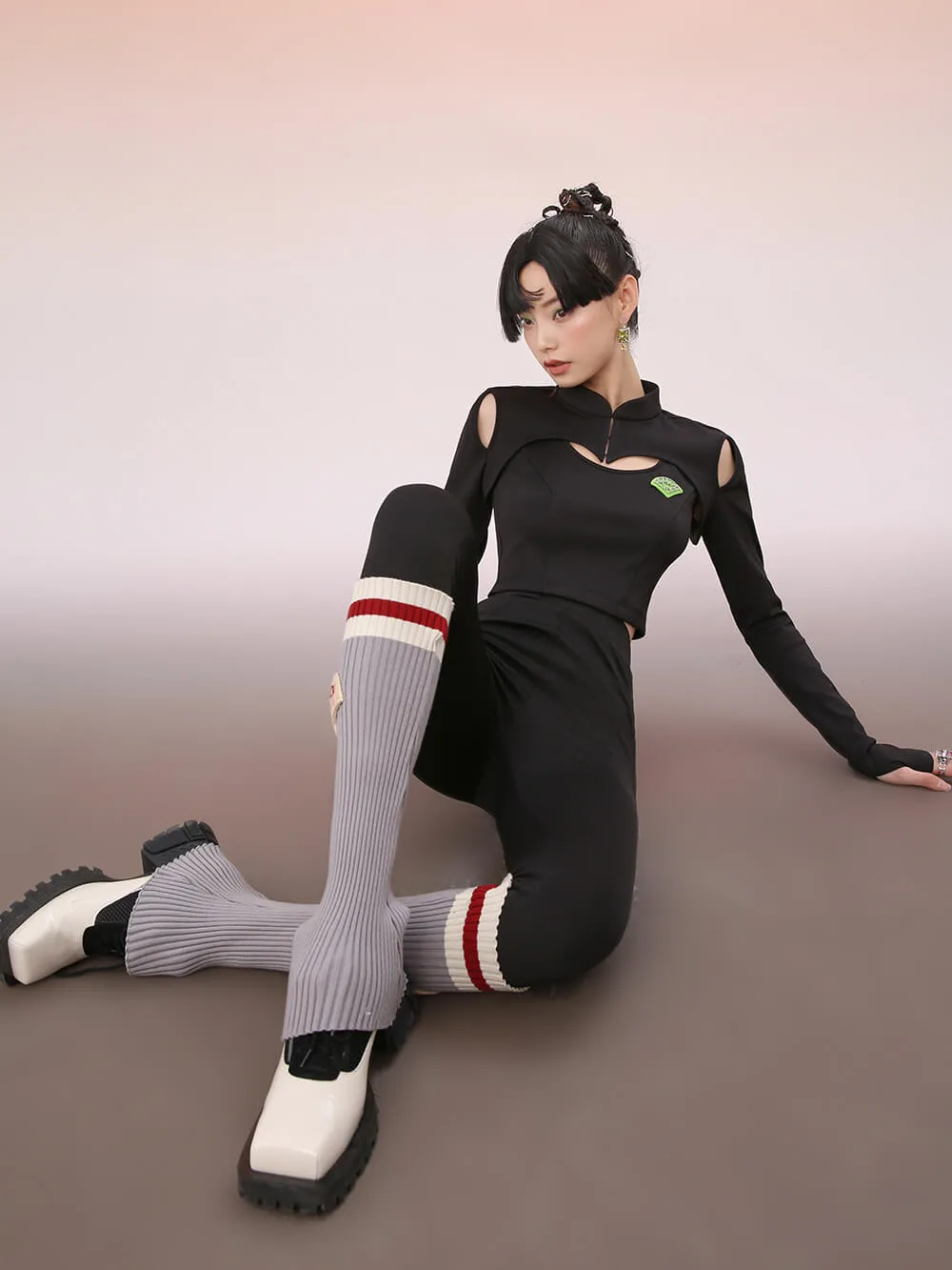 MUKZIN Gray and Red Contrasting Slim Leggings Pants