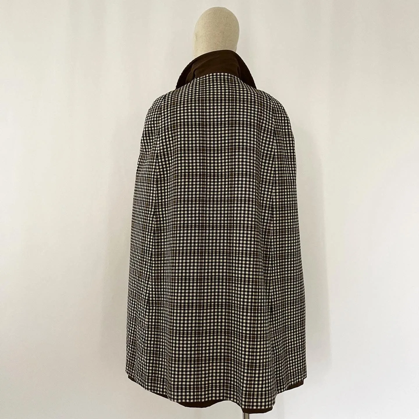 VINTAGE REVERSIBLE CAPE